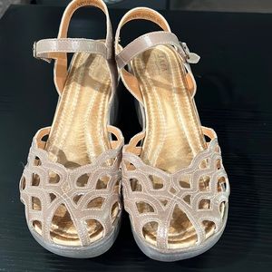 Jafa beige heel size 40 (9.5-10)